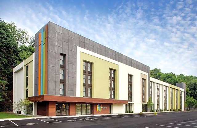 3-Star Hotel ∙ EVEN Hotel Norwalk, an IHG Hotel