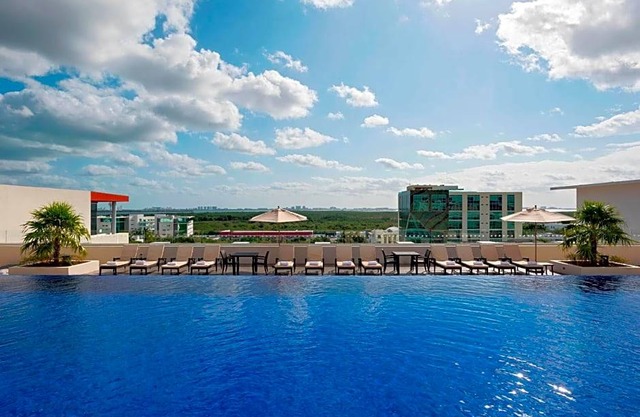 3-Star Hotel ∙ Four Points by Sheraton Cancun Centro