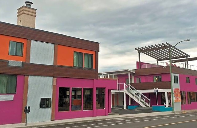 3-Star Hotel ∙ Hotel Zed Kelowna