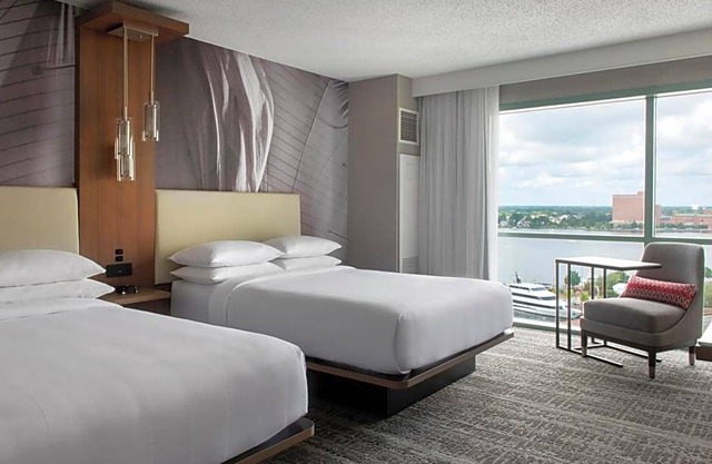 3-Star Hotel ∙ Norfolk Waterside Marriott