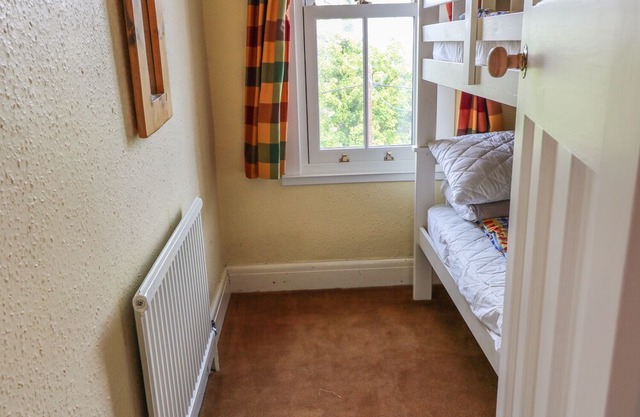 3 Top View Cottages, SALCOMBE