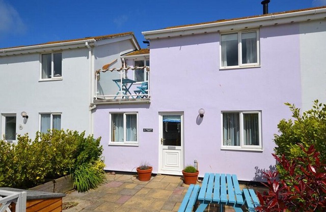 3 West Park Mews - Two Bedroom House, Sleeps 6