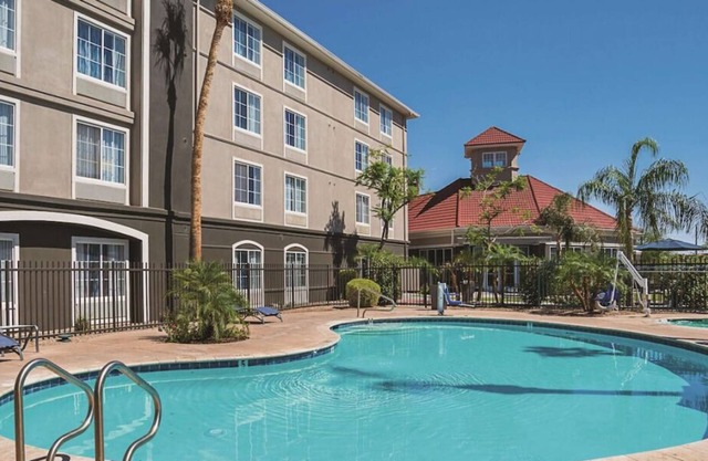 3 x King Bed Deluxe Suite at La Quinta Inn & Suites by Wyndham Phoenix Chandler