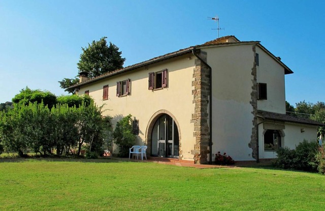 300 m² Accommodation ∙ 5 bedrooms ∙ 12 guests