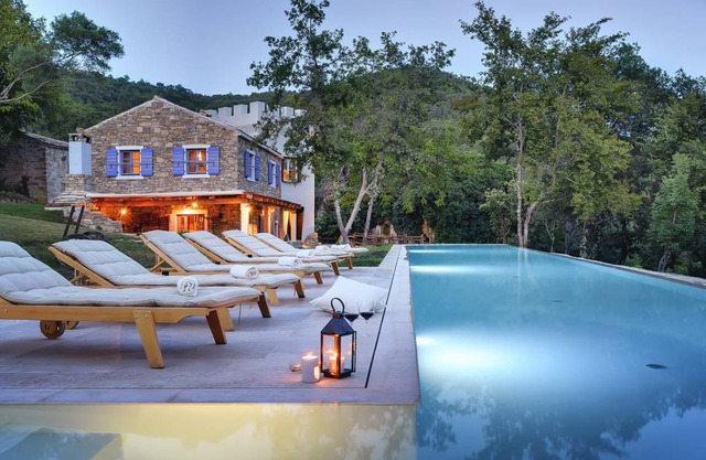 300 m² House ∙ 3 bedrooms ∙ 8 guests