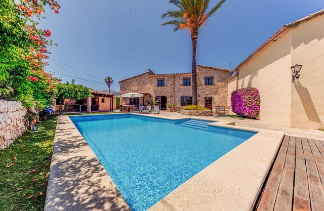 300 m² Villa ∙ 4 bedrooms ∙ 8 guests