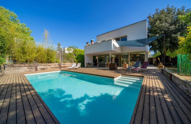 318 m² Villa ∙ 4 bedrooms ∙ 8 guests