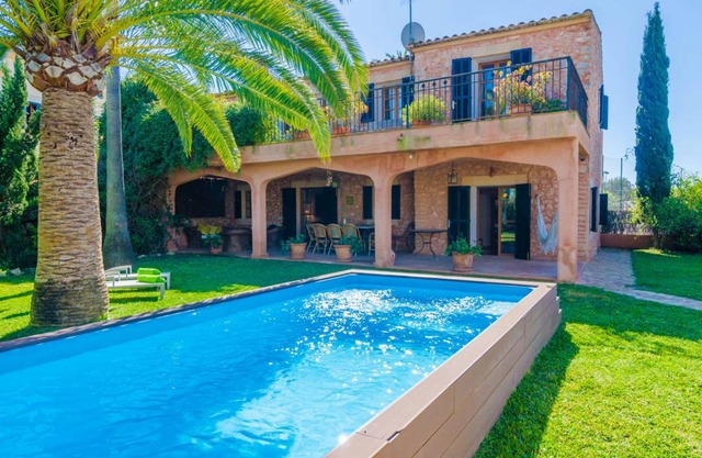 324 m² Villa ∙ 4 bedrooms ∙ 6 guests