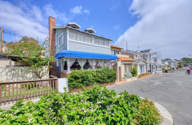 353E: Charming Family Home on a Peaceful and Quiet Street - 353 Eucalyptus