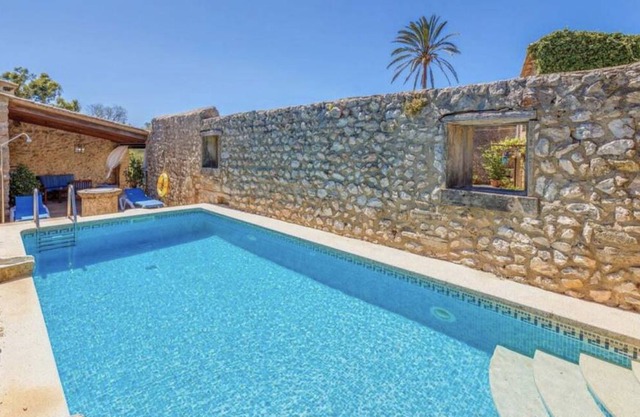 355 m² Villa ∙ 5 bedrooms ∙ 8 guests