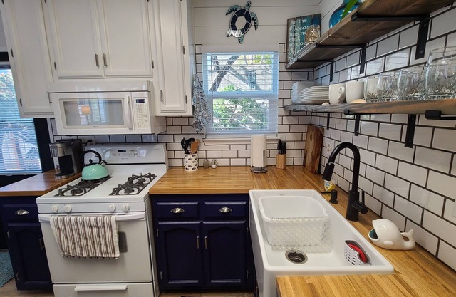371 Stimson Ave 2 Bedroom Home by Redawning