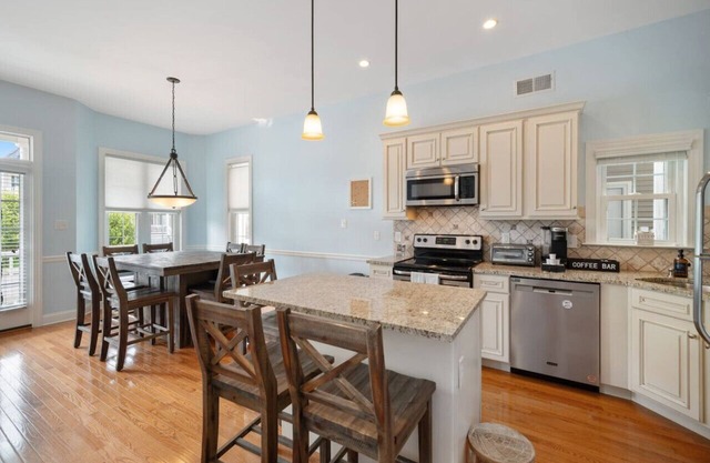 3BR/2BA Modern Beach Home