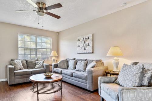 3BR Coastal Escape Near Beaches, Golf, Shops