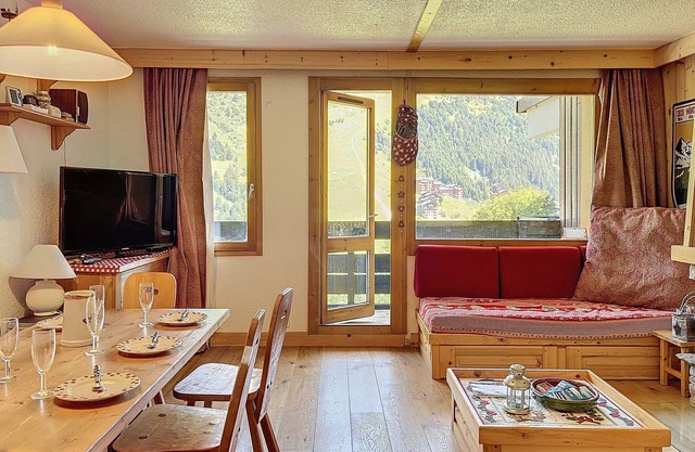 3P Apartment, Ski-in/Ski-out with Balcony and Fireplace
