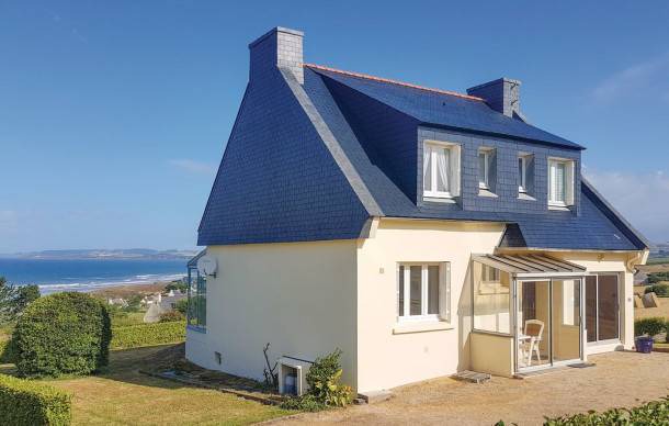 4 bedroom accommodation in Plomodiern