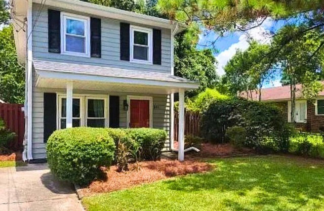 4-bedroom house in charming Charleston near Downtown