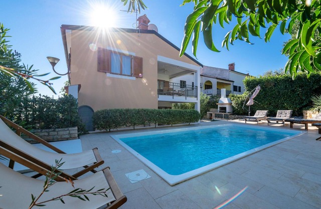 4 bedroom pet friendly home in Vrsar