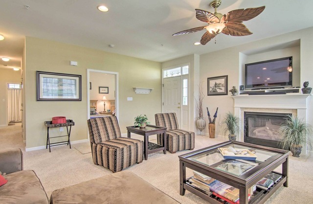 4 Mi to Bethany Beach: Sunny Escape w/Porches!