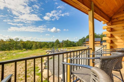 4 Mi to Wisp Mtn Cabin with Hot Tub and Game Room