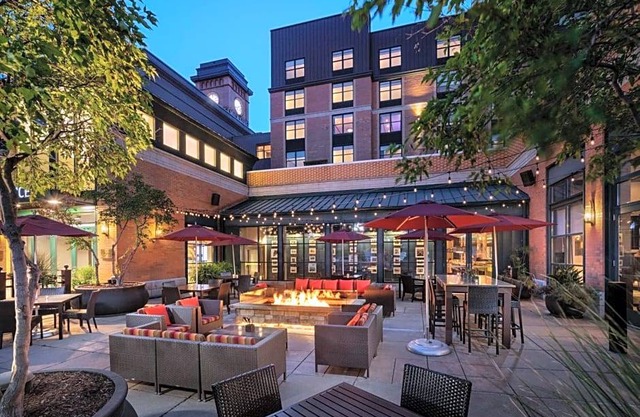 4-Star Hotel ∙ Renaissance Minneapolis Hotel, The Depot