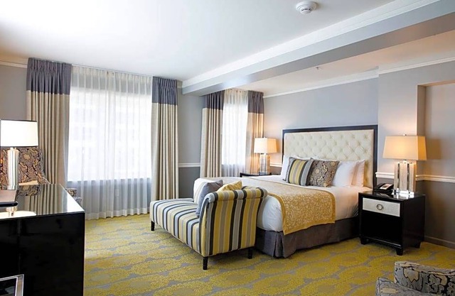 4-Star Hotel ∙ Ambassador Hotel Tulsa, Autograph Collection