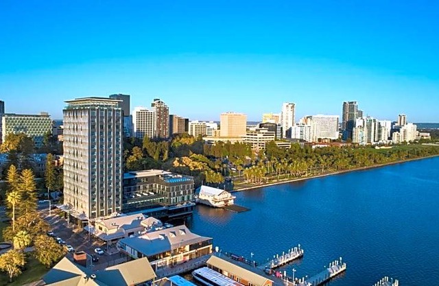 4-Star Hotel ∙ Doubletree By Hilton Perth Waterfront