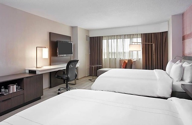 4-Star Hotel ∙ Teaneck Marriott at Glenpointe