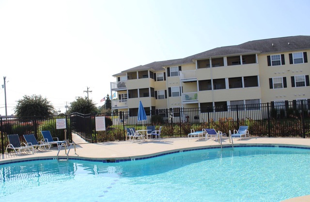 4106 Palms, 1st floor, 3-bedroom, check out the reduced fall pricing