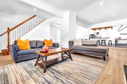 4br 3ba Spacious Ski House Close to Village!