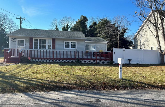 4BR house in Lower Township with Inground swimming pool, large patio, WiFi, AC