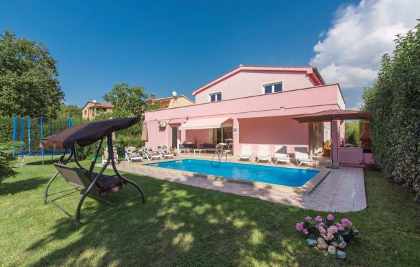 5 bedroom accommodation in Porec