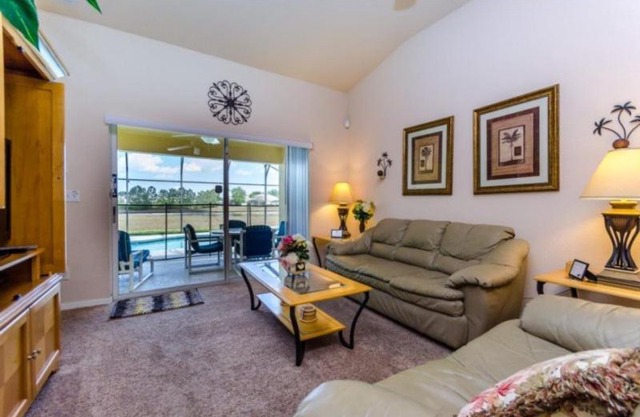 5 Bedroom Pool Home with Lake View In Clermont