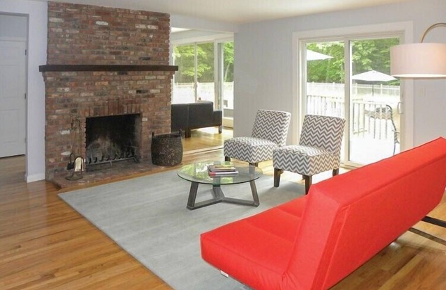 5 BR House; 1 Acre Property; Newly Renovated ; Minutes to town/beach