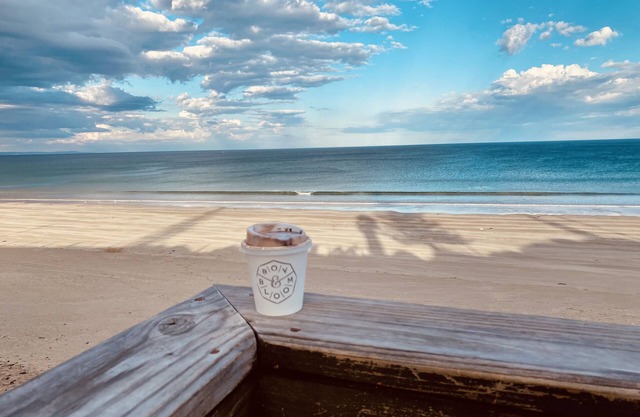 5 min stroll to Moana beach- Private family coastal retreat.