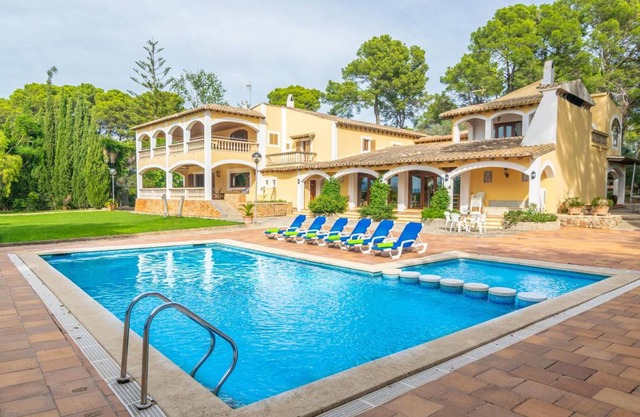 500 m² Villa ∙ 6 bedrooms ∙ 12 guests