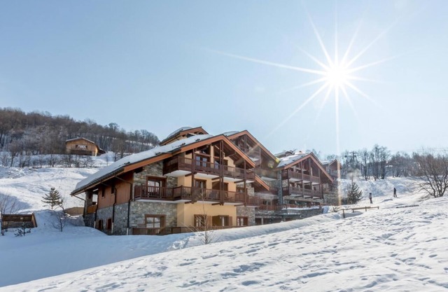 50m from ski slopes, 2nd floor, view ski slopes, fitness, swimming pool, sauna, hammam, terrace, tv