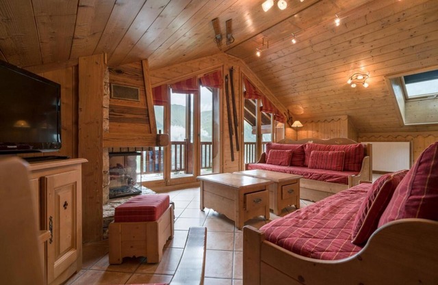 50m from ski slopes, 4th floor, view valley, fitness, swimming pool, sauna, hammam, balcony