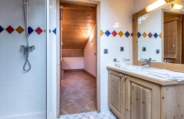 50m from ski slopes, 5th floor, view mountain, fitness, swimming pool, sauna, hammam, balcony, tv