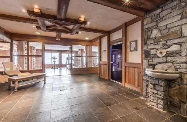 50m from ski slopes, 4th floor, view valley, fitness, swimming pool, sauna, hammam, balcony, tv