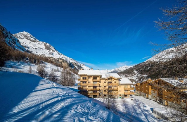 Ski Slopes Valley Swimming Sauna Hammam 