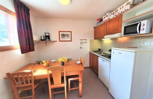 50m from ski slopes, 5th floor, view mountain, balcony, tv, ski locker, 40m², Superdévoluy