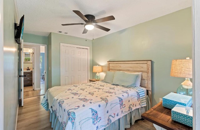 #51 Superior Condo Ideal Location Pool 3BDR/2 Park