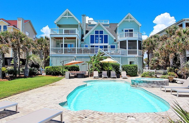 510 Ocean Blvd-Oceanfront, Pet friendly,Private Pool, Elevator,Screened Porch