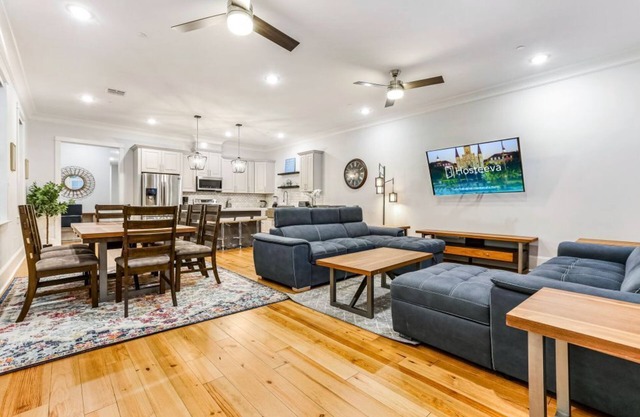 5BR w Pool | Great for Families | Near Everything