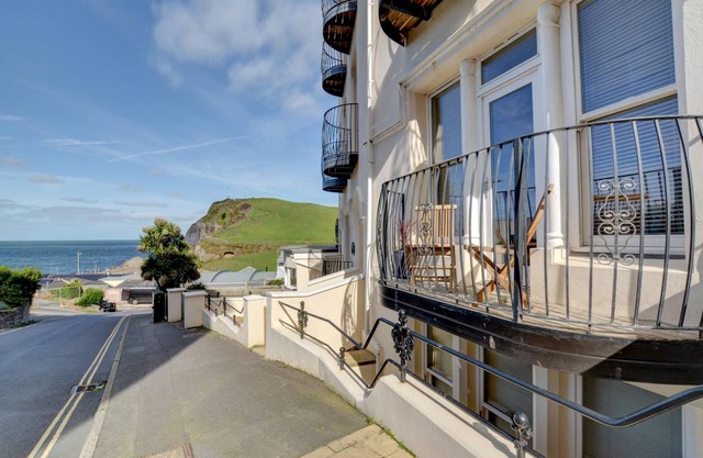 6 Cove View
