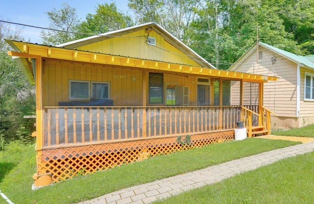 6 Mi to State Park: Mongaup Valley Cabin!