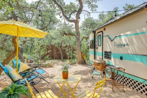 6 Mi to Wimberley Square Happy Days Cruiser