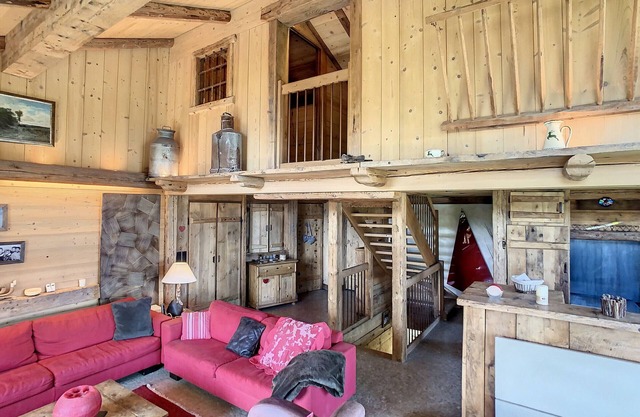6-room chalet in Combloux with fireplace and parking