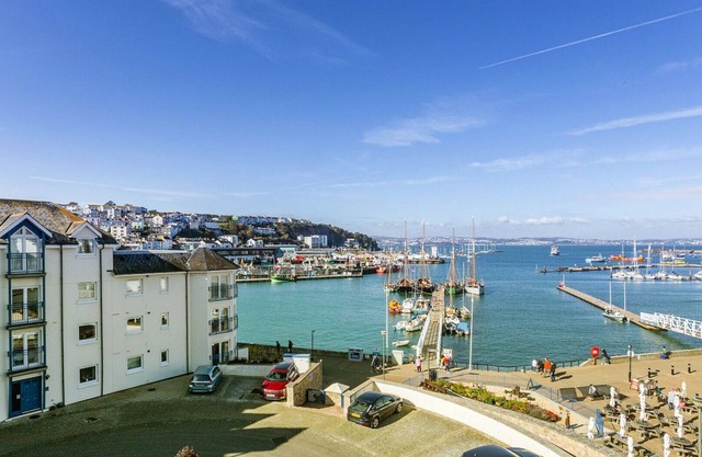 64 Moorings Reach - Three Bedroom House, Sleeps 5