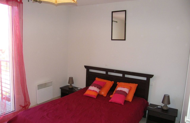 64m2 wifi 4pers parking 2ch grand jardin 2km mer sur demande possible animaux